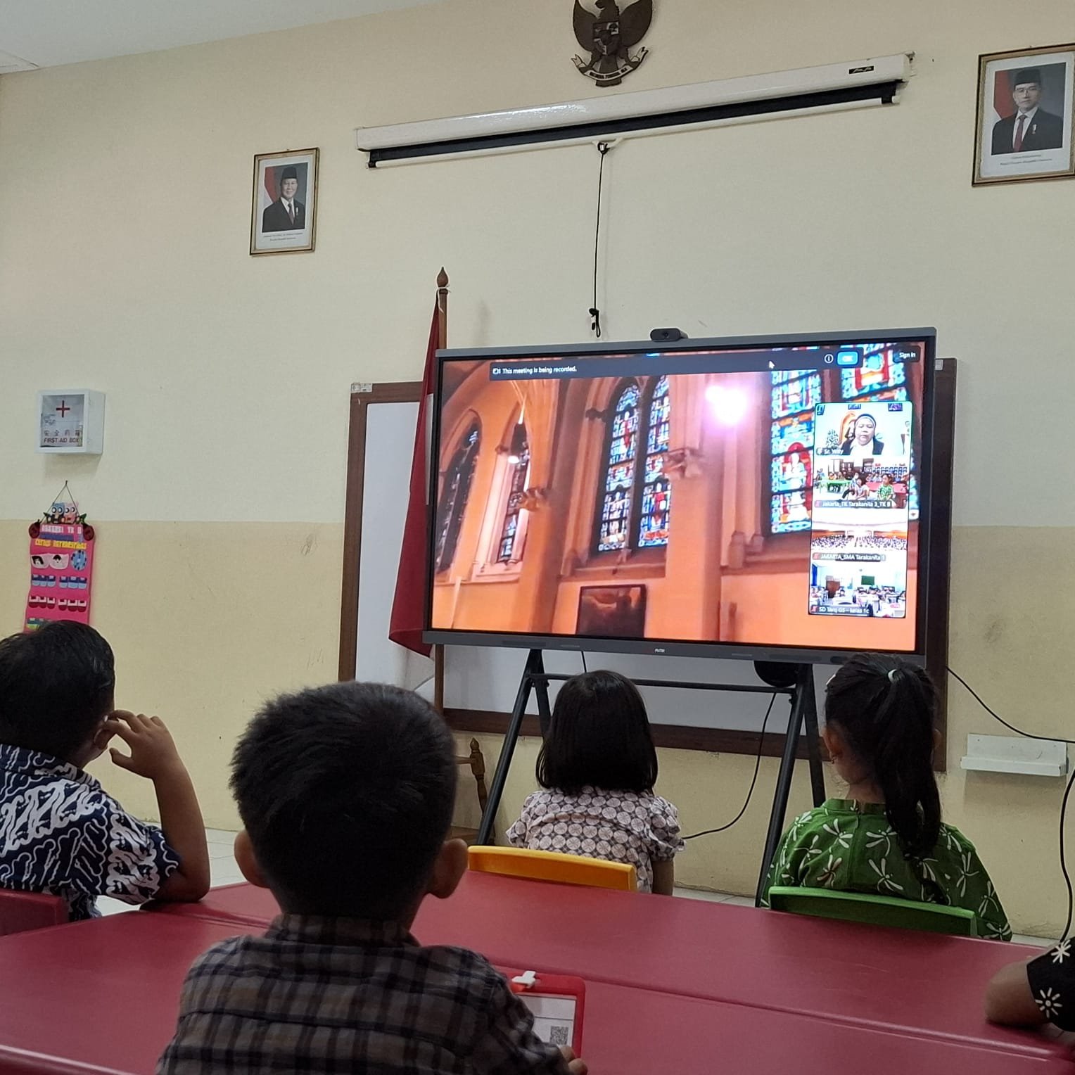 Novena Yubileum pertama Kongregasi CB merupakan rangkaian doa dan permenungan untuk mempersiapkan diri menyambut perayaan yubileum Kongregasi. Novena ini menjadi kesempatan bagi para suster dan seluruh keluarga besar Kongregasi CB untuk mengenang perjalanan sejarah, mensyukuri penyertaan Tuhan, serta memperbarui semangat dan spiritualitas pendiri. Novena hari ini dipimpin oleh suster Yetti CB, S.Pd, MS. MatdEd selaku anggota Dewan Pimpinan Umum CB Maastricht, Belanda.
