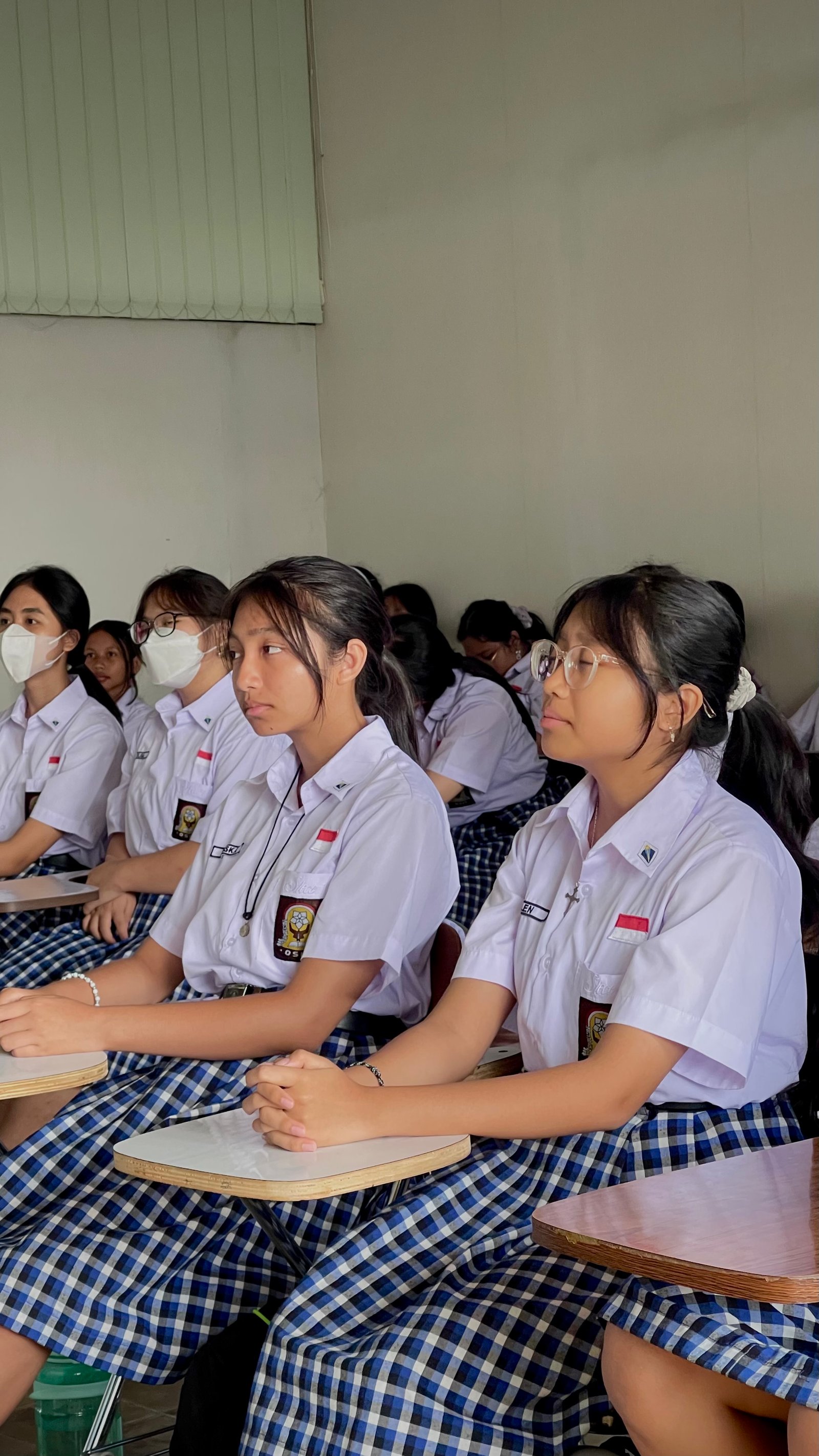 Pada Jumat, 21 Agustus 2026, SMA Stella Duce 1 bersama keluarga besar Tarakanita bersama-sama memulai rangkaian Novena Syukur 75 Tahun Yayasan Tarakanita.
Dipimpin oleh Sr. Yetty CB, S.Pd., MS. MathEd., Anggota Dewan Pimpinan Umum CB Maastricht, Belanda, novena hari pertama ini menjadi kesempatan bagi keluarga besar Tarakanita untuk semakin menghidupi semangat Bunda Elisabeth Gruyters, mensyukuri perjalanan yang telah dilalui, dan kembali menyadari bahwa setiap karya kasih yang sederhana dapat menjadi bagian dari karya Allah yang lebih besar.

#theenergyofstece
#cerdasberintegritas 
#smastelladuce1 
#75tahuntarakanita
#novena