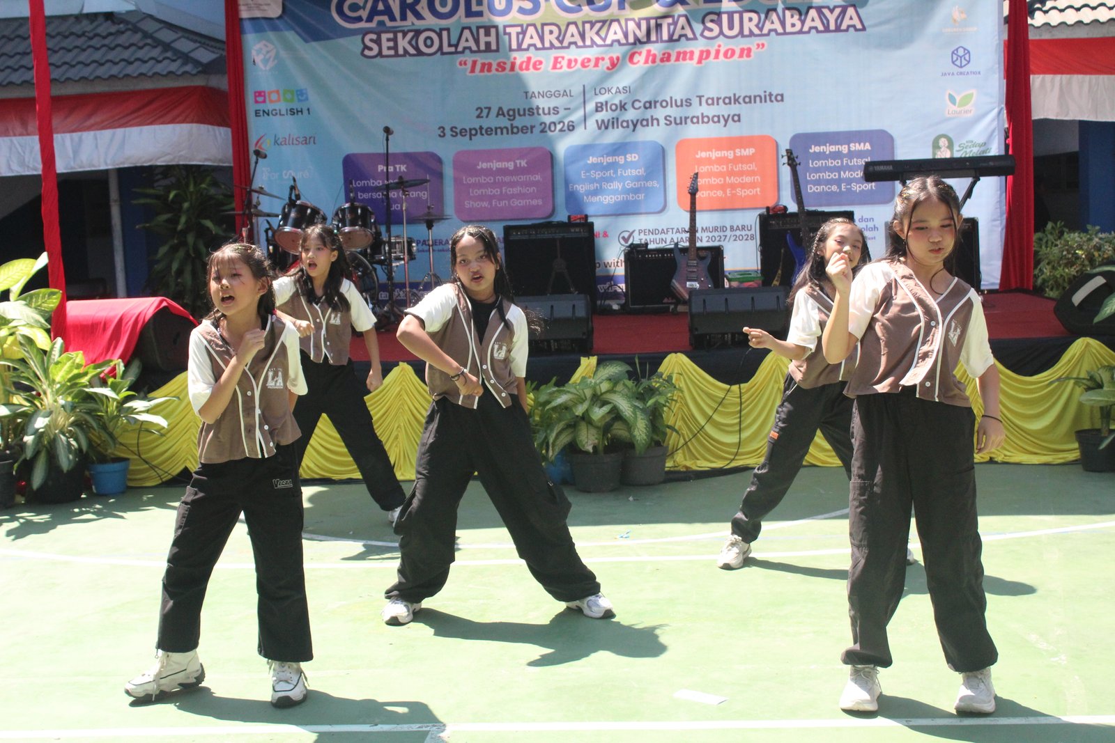 ✨ EDUFAIR & CAROLUS CUP 2026 A SUCCESS!✨

The Tarakanita Foundation—Surabaya Chapter successfully hosted the Edufair and Carolus Cup 2026 at the Carolus Complex with great spirit, camaraderie, and enthusiasm.

A variety of exciting activities enlivened the event :

✨ Educational Consultations
✨ Education Exhibition
✨ Entertainment
✨ Value Proposition Presentations
✨ School Creative Projects
🏆 Carolus Cup
🛍️ Bazaar

This success is the result of hard work, unity, and collaboration among all parties. Thank you to the participants, parents, the organizing committee, teachers, nuns, and sponsors for providing their full support, which allowed the event to run smoothly and joyfully. 💙💛

See you at the next Tarakanita event!
Greetings from Tarakanita!
One Heart, One Spirit!
Tarakanita, YES! 💙💛
