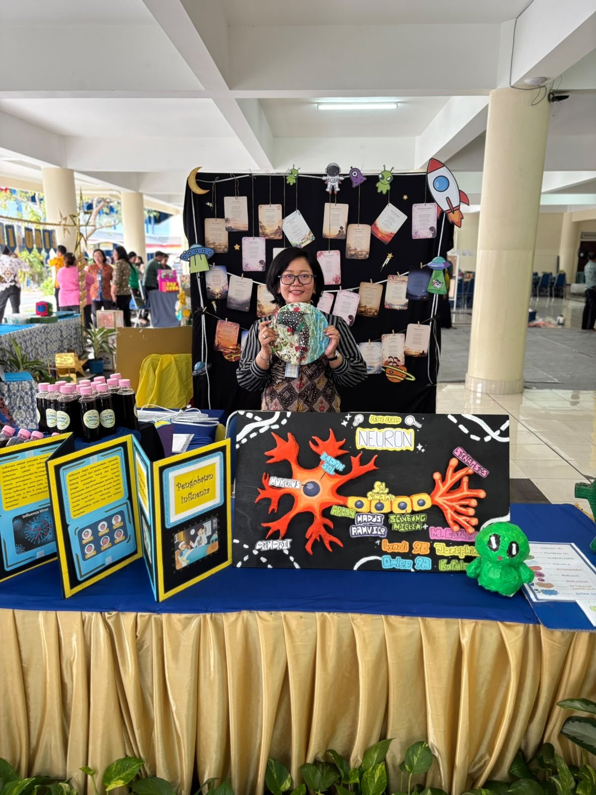 Semangat, Kreativitas, dan Kebersamaan di Carolus Cup & Edufair 

Keseruan dan antusiasme terpancar dalam kegiatan Carolus Cup dan Edufair yang berlangsung di Kompleks Carolus. Momen ini menjadi ruang bagi para peserta untuk mengembangkan potensi, menjalin kebersamaan, serta menunjukkan kreativitas dan semangat sportivitas.

Melalui kegiatan ini, keluarga besar Carolus terus menghadirkan pengalaman berharga yang penuh inspirasi, kolaborasi, dan kebahagiaan. 