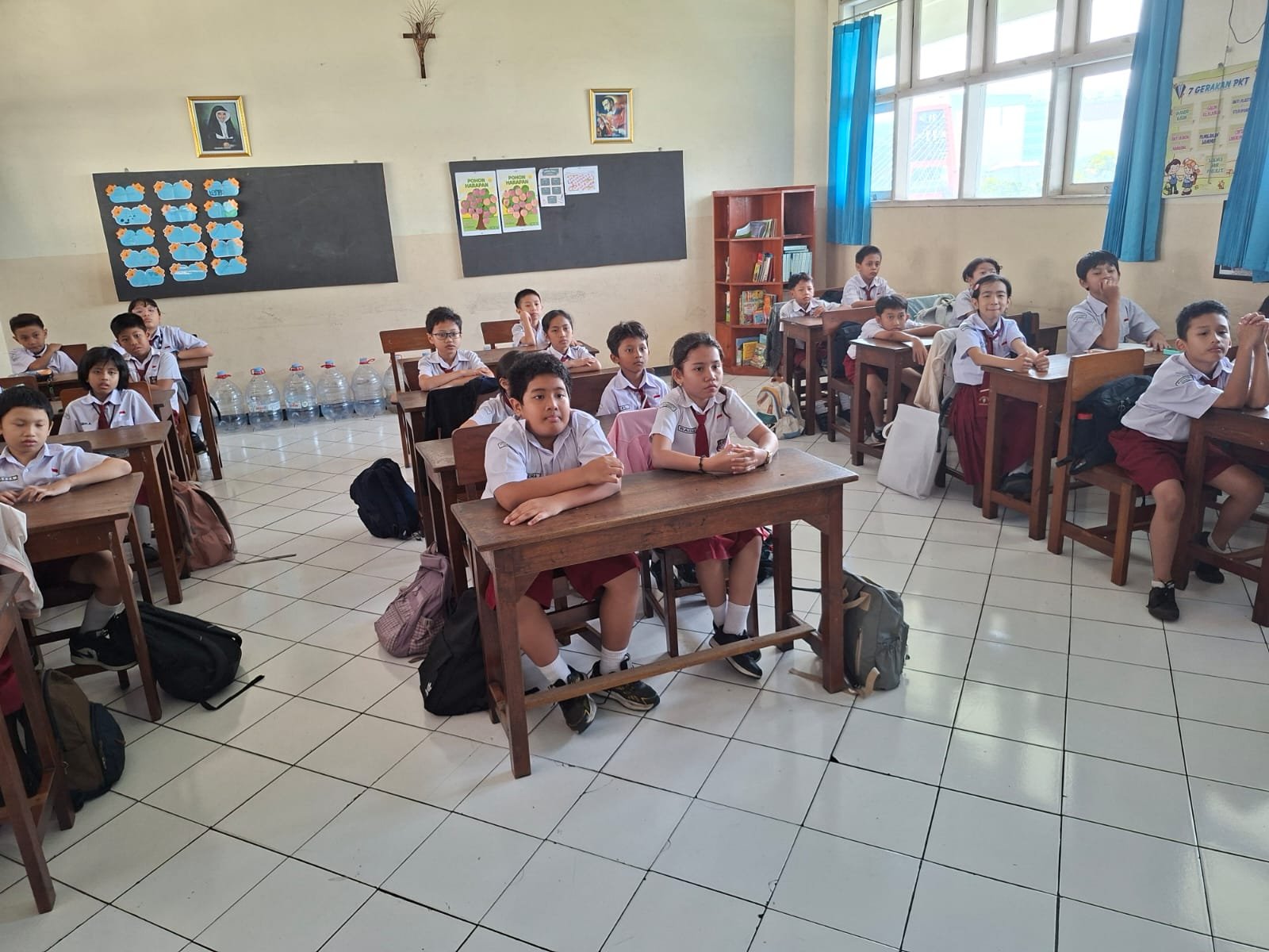 Novena Ketiga: Perjalanan Tarakanita di Wilayah Lahat

Dalam rangka Novena 75 Tahun Yayasan Tarakanita, anak-anak diajak mengenang dan mensyukuri perjalanan karya pendidikan di wilayah Lahat serta merefleksikan penyertaan Tuhan dalam setiap langkah pelayanan.

Bersyukur atas perjalanan, setia dalam pelayanan!